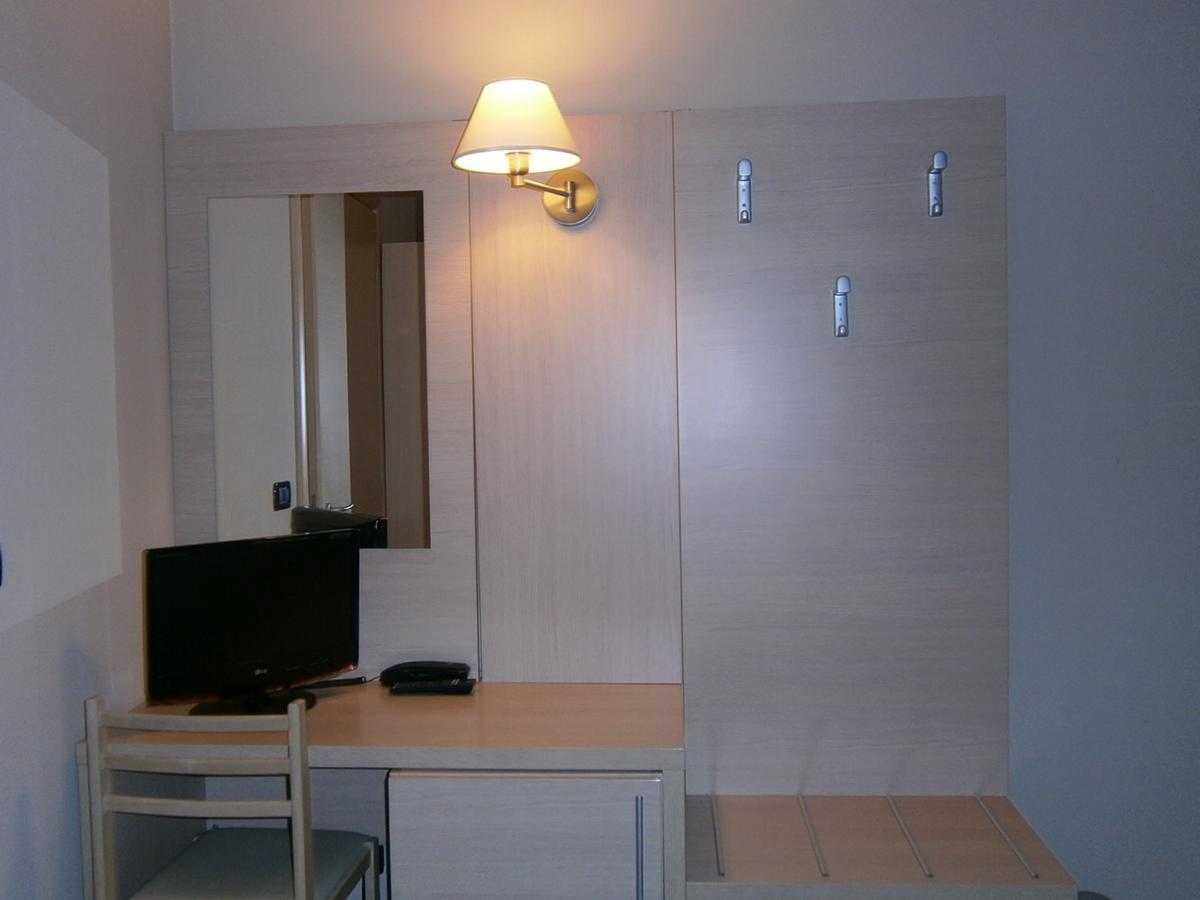 Il Torchio Di Alchieri Moreno E C Sas Hotel 3*