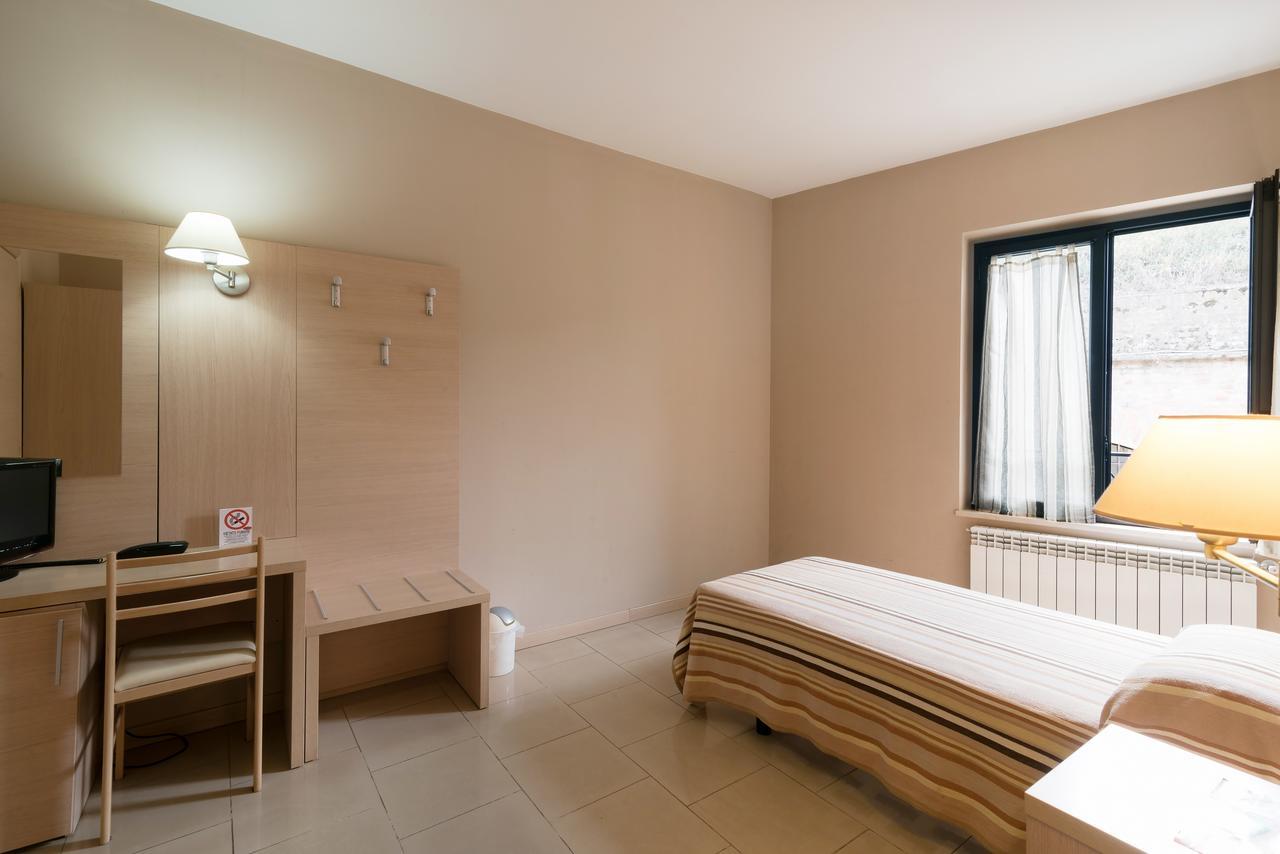 Il Torchio Di Alchieri Moreno E C Sas Hotel