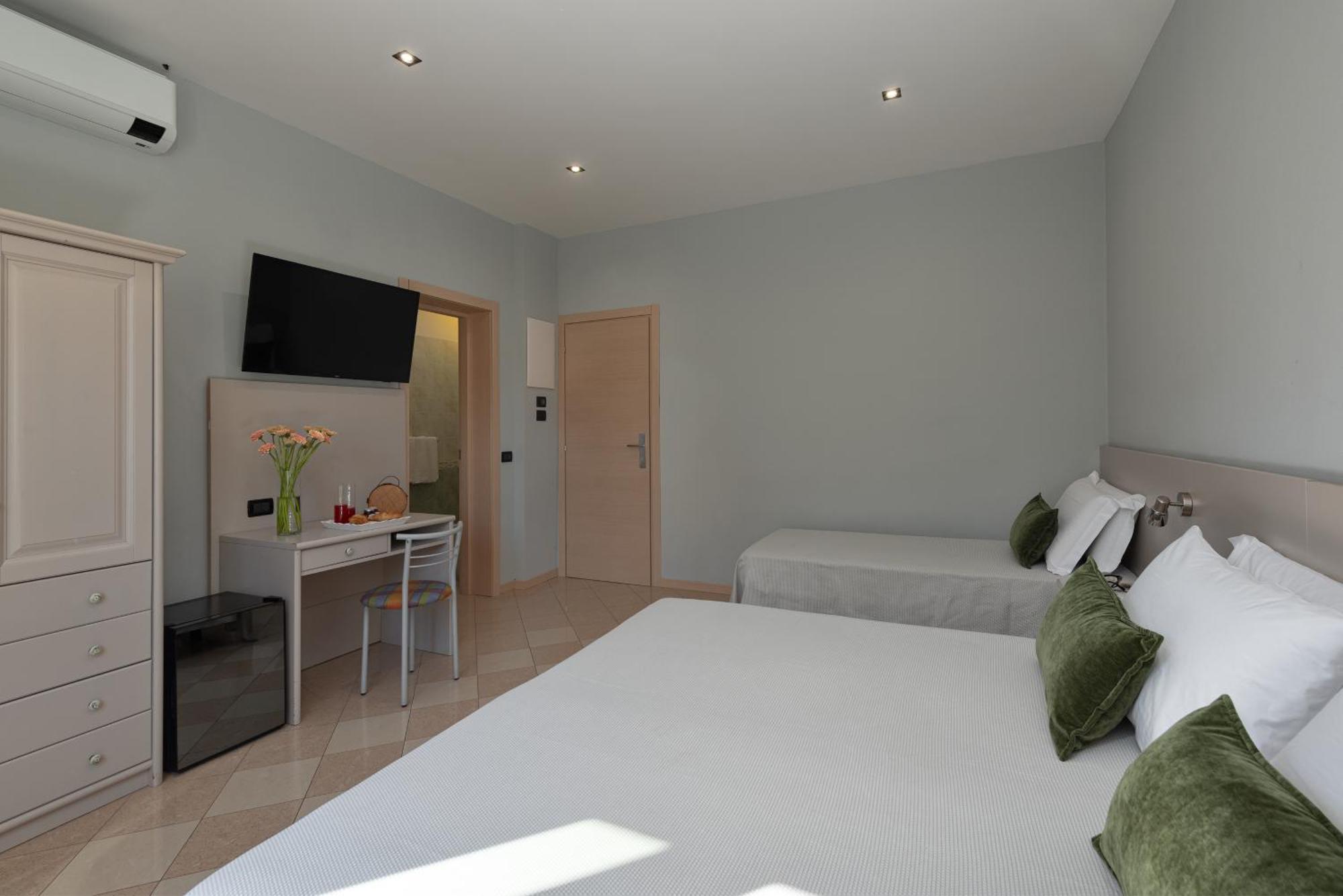 Il Torchio Di Alchieri Moreno E C Sas Hotel 3*